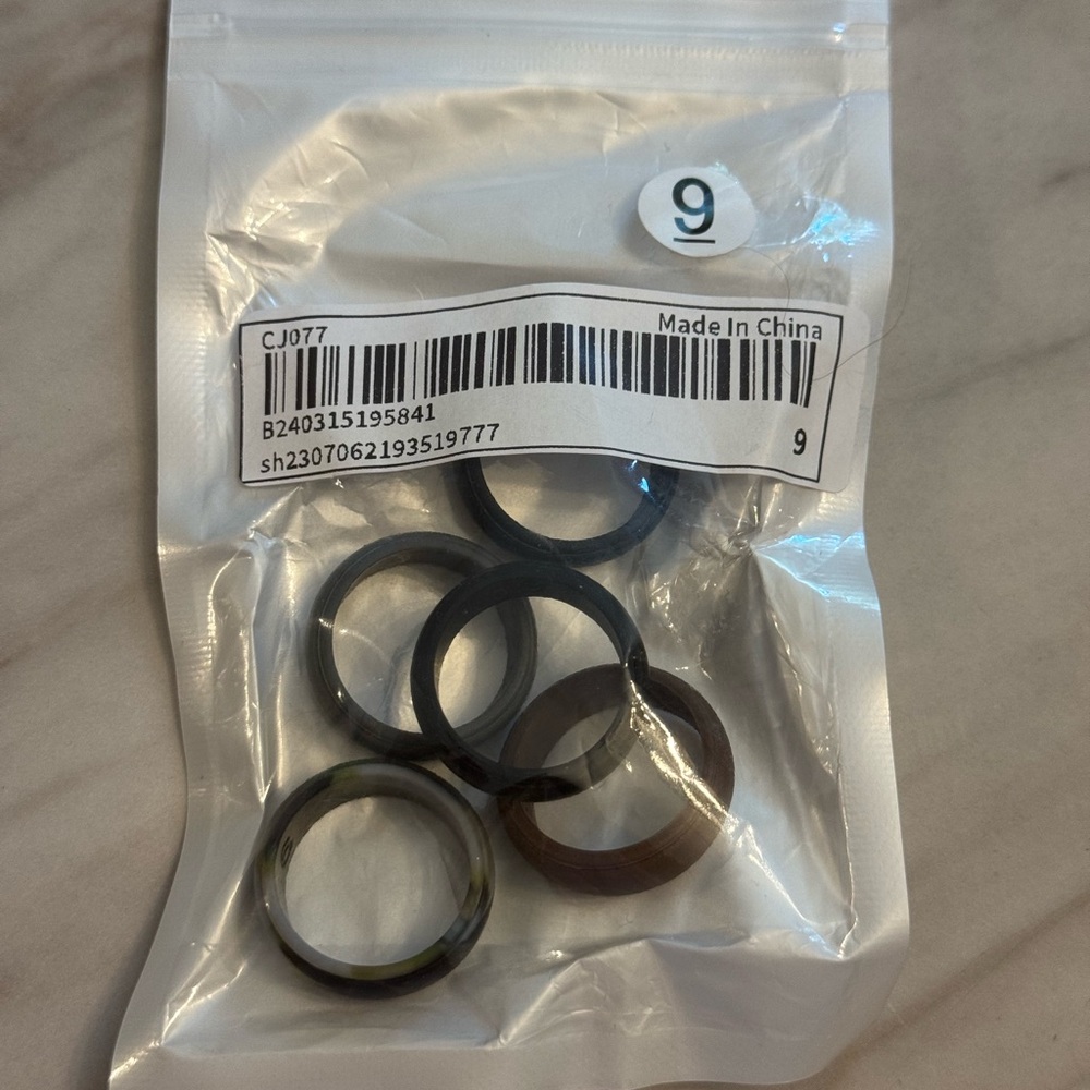 New Men’s Size 9 Rubber Ring Bands Set